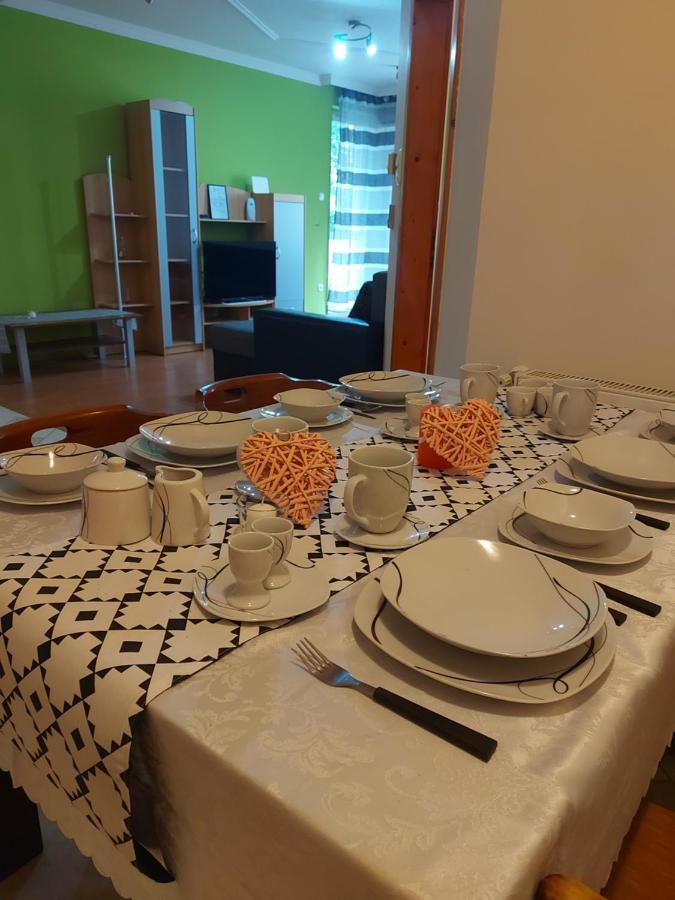 Lara Apartman Debrecen Eksteriør billede