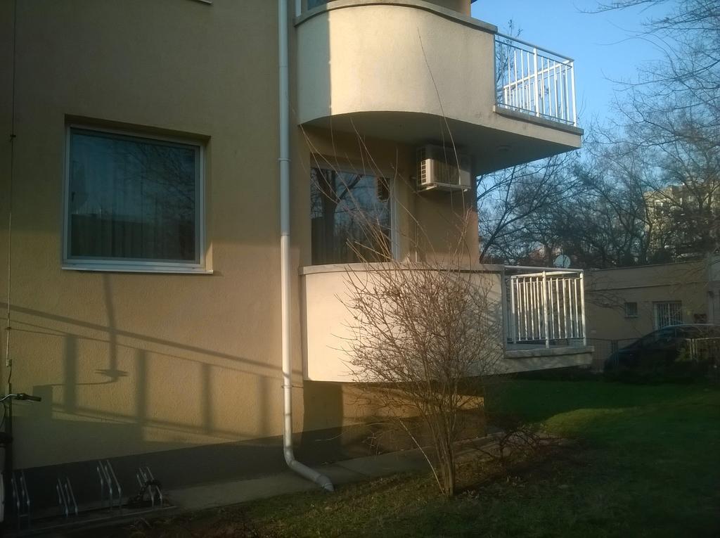 Lara Apartman Debrecen Eksteriør billede